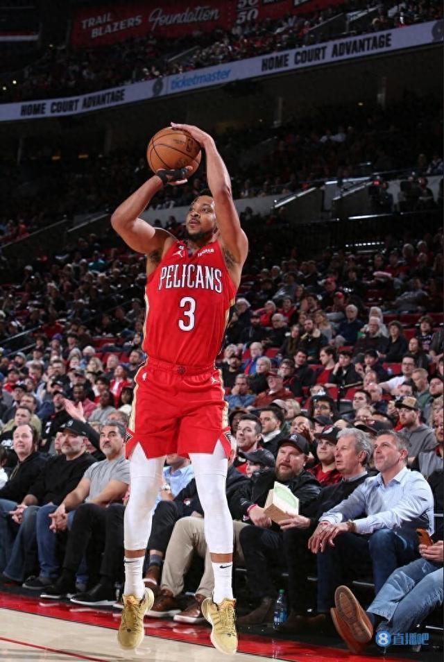 上海队鏖战灰熊,麦科勒姆高光表现 上海队鏖战灰熊,麦科勒姆高光表现